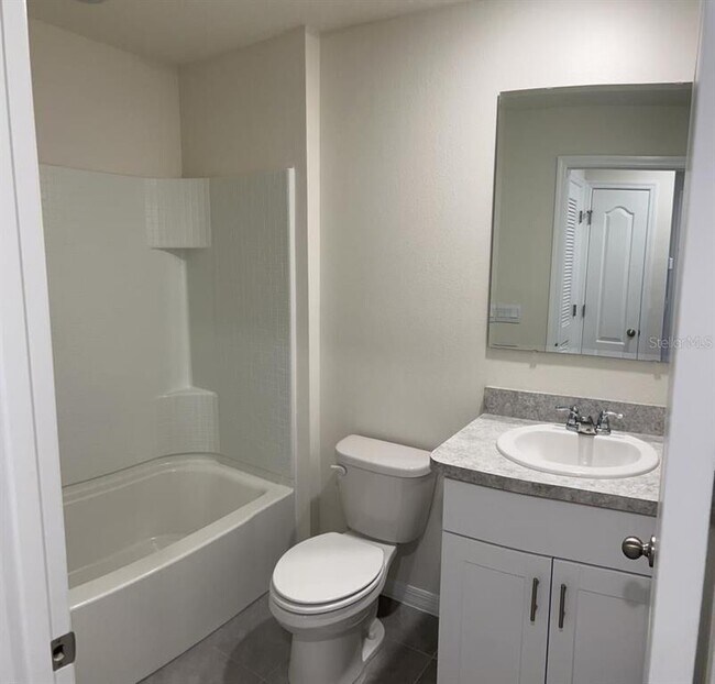 Building Photo - 1800 Red Canyon Dr