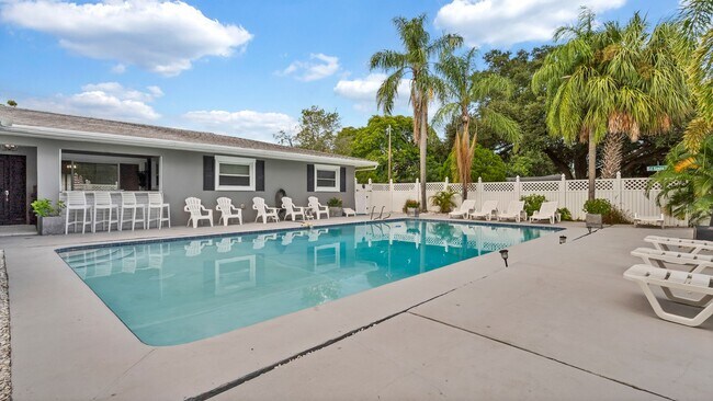 Building Photo - Executive Style Pool Home, 4br/2ba Home Av...