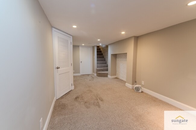 Building Photo - 503 S East Ave