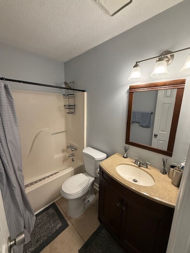 Building Photo - Rental Home Avail off of Gum Branch!