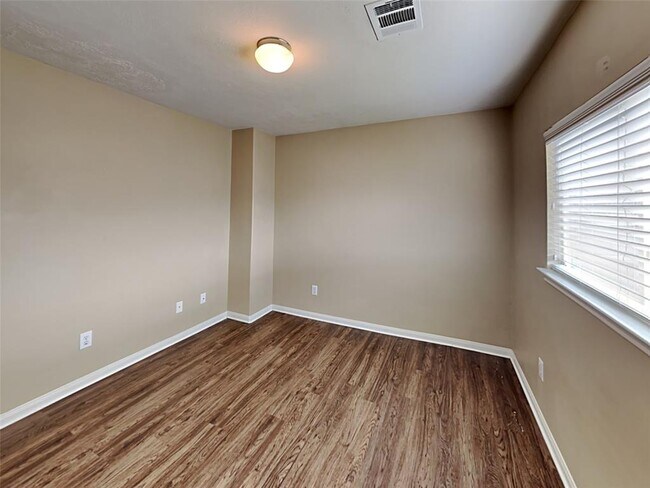 Building Photo - 2617 Las Cruces Cir
