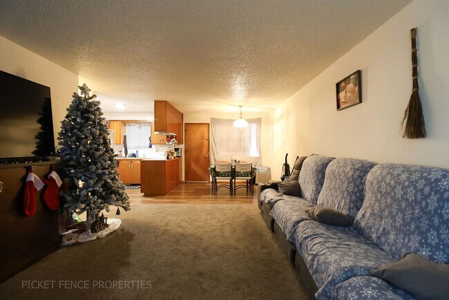Building Photo - 3 bedroom Apartment in loveland!