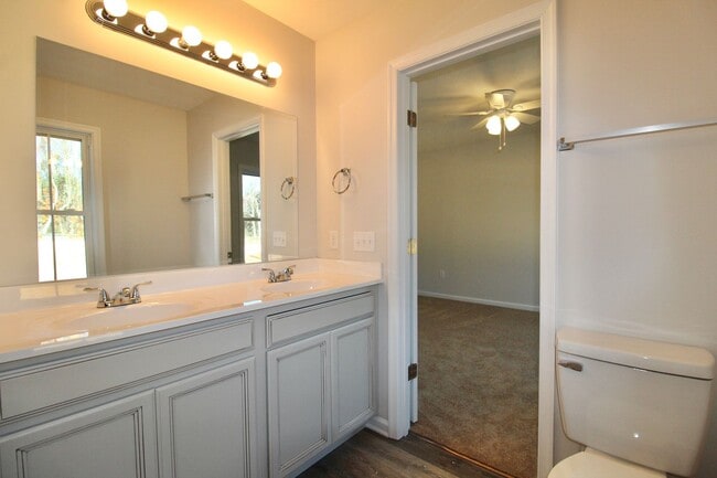 Building Photo - 3015 Locust Grv Ct