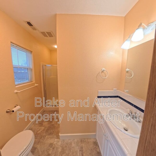 Building Photo - 720 Portland Ave