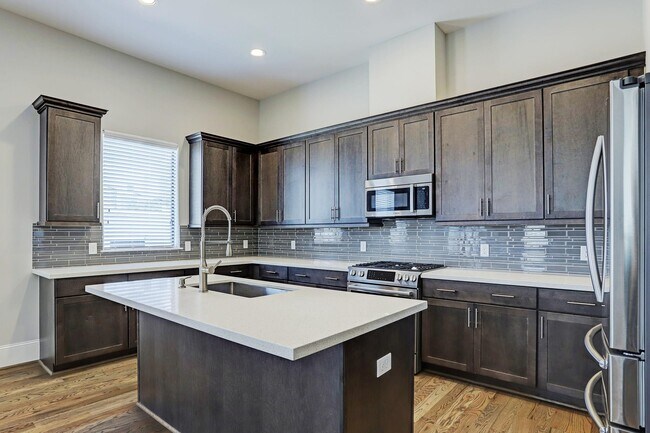 Building Photo - 1509 Nagle St