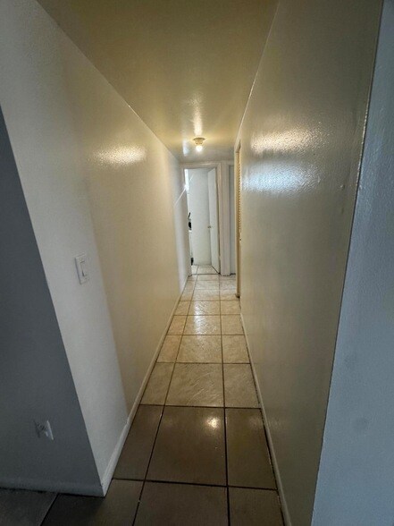 Building Photo - 502 Davis Rd