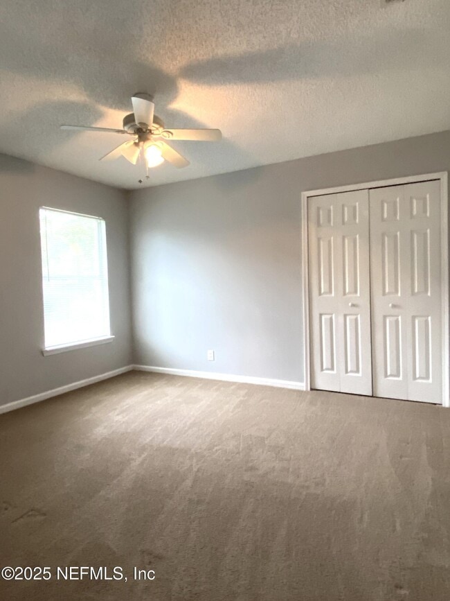 Building Photo - 12976 Chets Creek Dr S