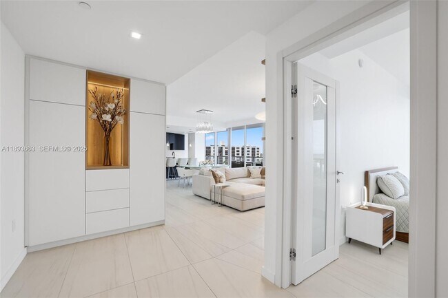 Building Photo - 2200 N Ocean Blvd