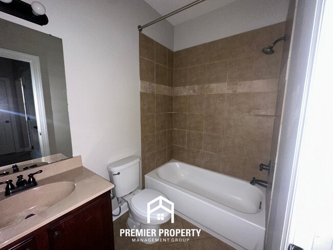 Building Photo - 6942 Lagrange Grove Dr