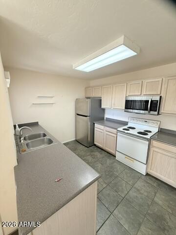 Building Photo - 11260 N 92nd St