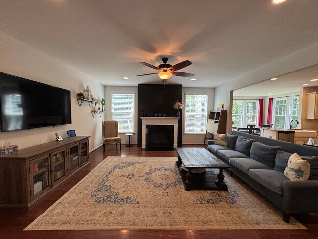 Building Photo - Amazing 6 Bed 5 Bath Single Family Home Wi...