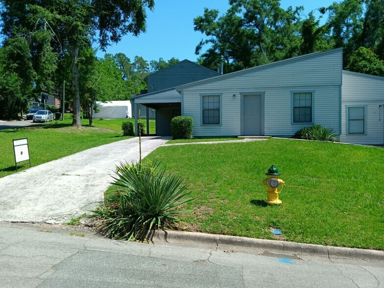 Primary Photo - Darryl Drive Duplex