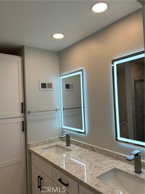 Building Photo - 5610 Elsinore Ave