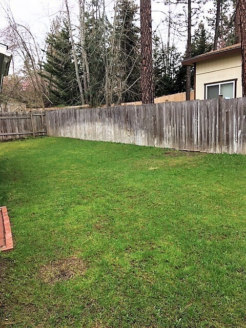 Building Photo - DUPLEX IN POST FALLS (APP#4)