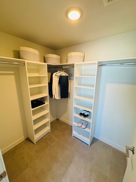 Building Photo - 224 NW 31st St