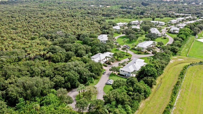 Building Photo - 2700 Creekside Dr