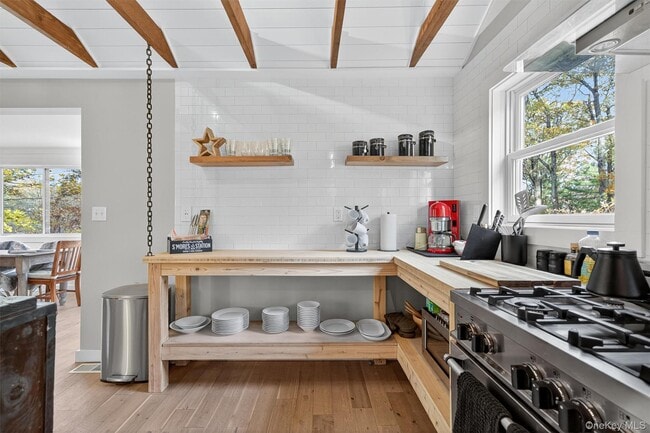 Building Photo - 7 4th Rd