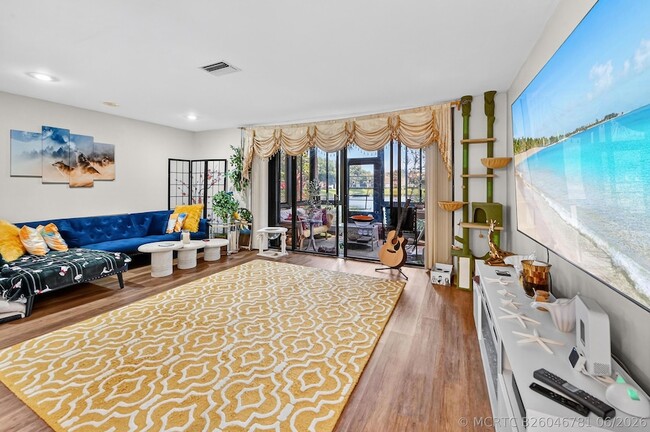 Building Photo - 4587 Carambola Cir S
