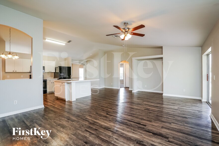 Building Photo - 1229 SW 18th Ave