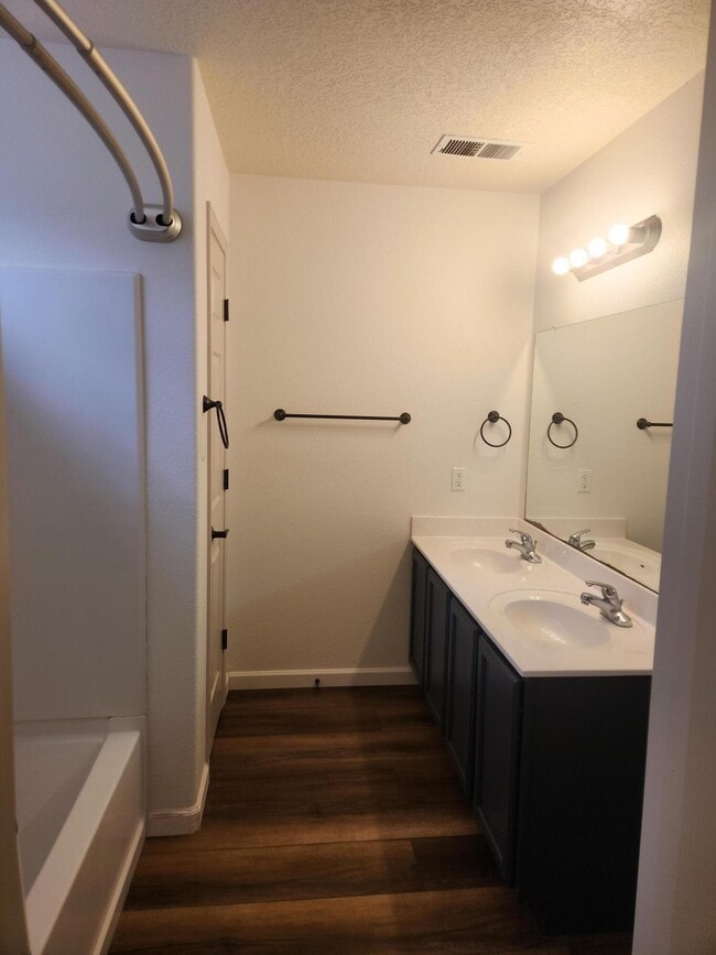 Building Photo - 1943 Busher St SE