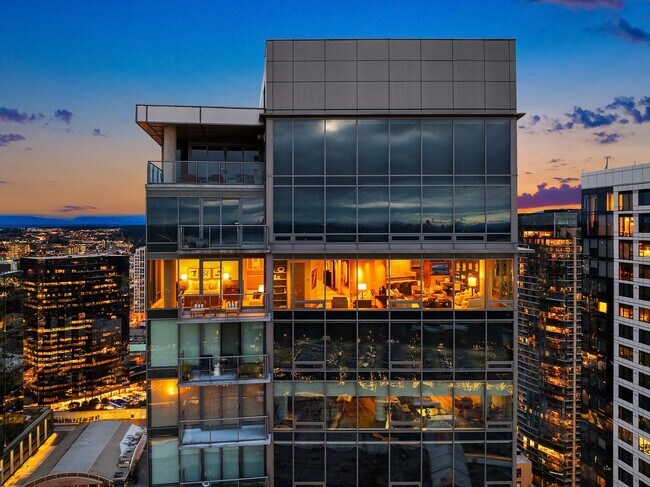 Building Photo - 3Bd/2.5Ba One Lincoln Tower Penthouse