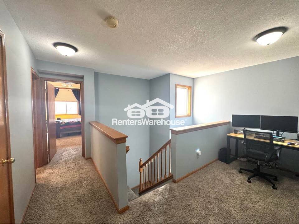 Building Photo - 6800 Ashworth Rd