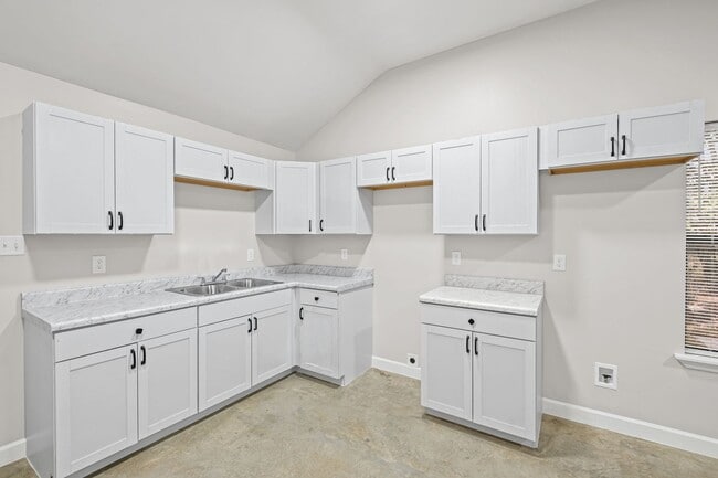 Building Photo - New Rental Opportunity in Memphis!