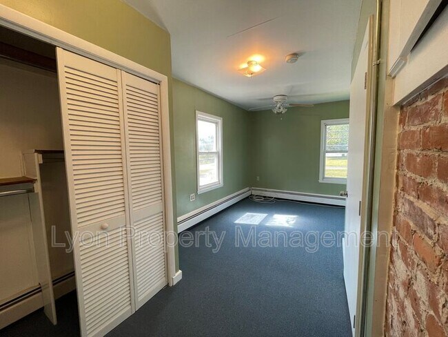 Building Photo - 456 Washington St