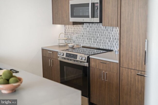 Building Photo - 210 S 12th St