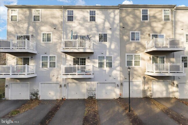 Building Photo - 14766 Malloy Ct