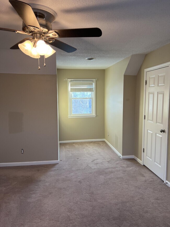 Building Photo - 503 Aspen Way