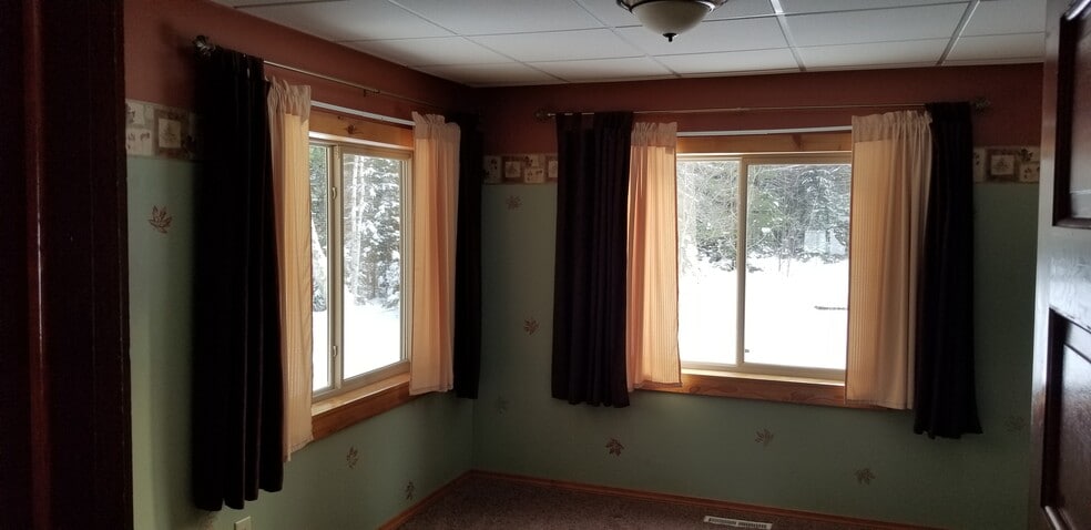 Master Bedroom - 1596 Schmidt Rd