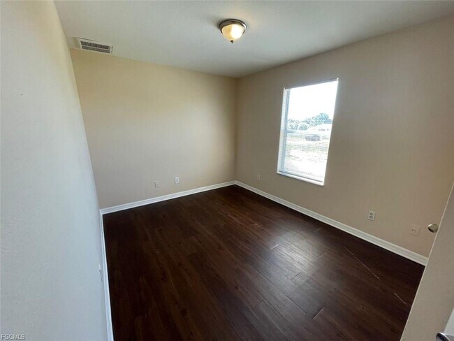 Building Photo - 3308 42nd St SW