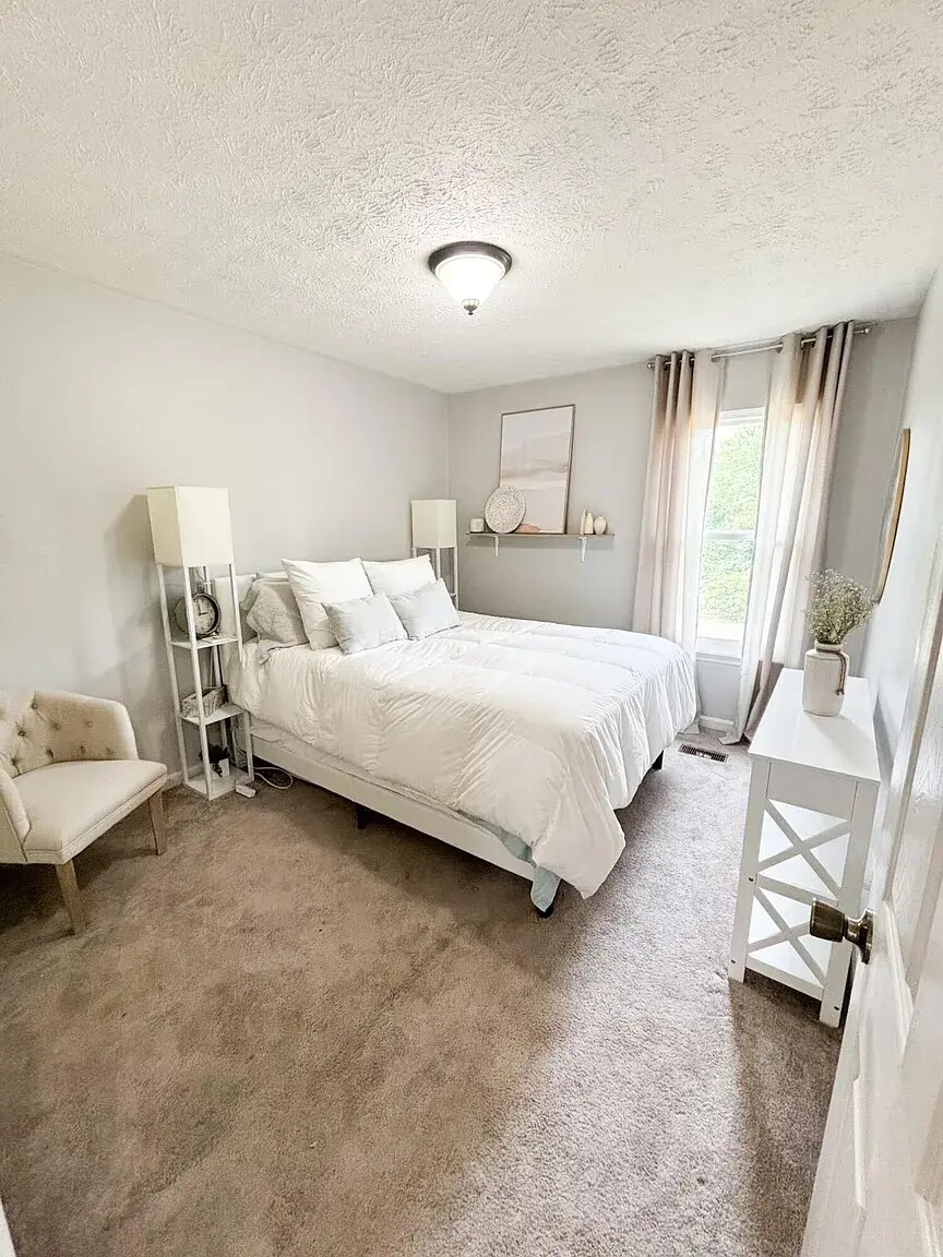 Building Photo - 1209 Mount Rushmore Way