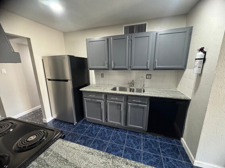 Building Photo - 24426 Jumping Jay Dr