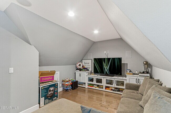 Building Photo - 9904 Monaco Dr