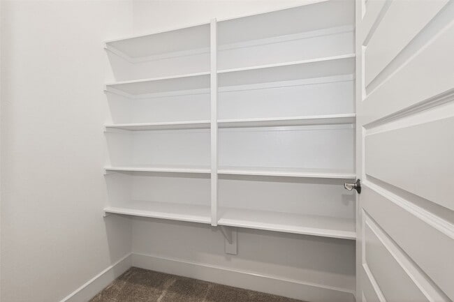 Building Photo - 7218 Grassland Vis Ln