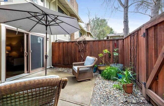 Building Photo - 1133 San Ramon Valley Blvd