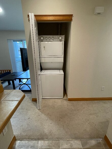 Building Photo - 15806 18th Ave W