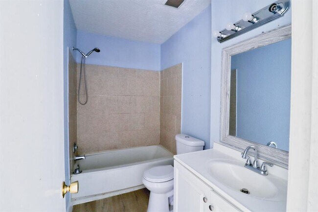 Building Photo - 6911 Pouter Dr