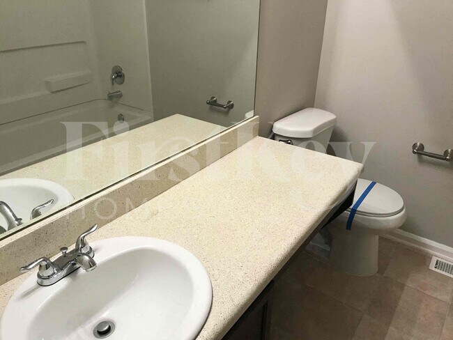 Building Photo - 120 Cinnamon Fern Cir