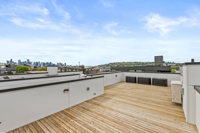 Building Photo - ULTRA-MODERN Townhome w/AC and Views in the Heart of Eastlake!