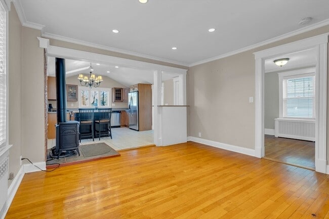 Building Photo - 2 Bellevue Ave