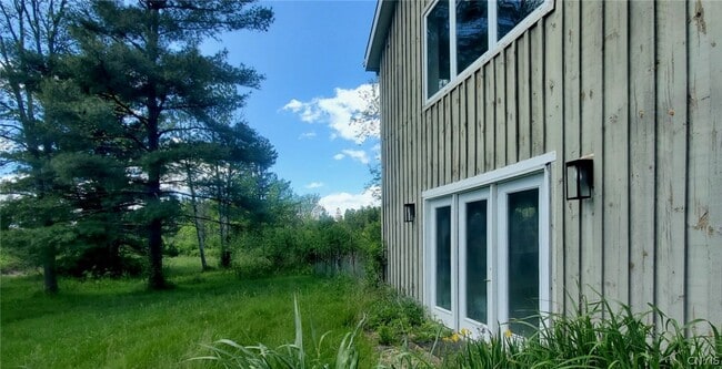 Building Photo - 15 Etna Rd