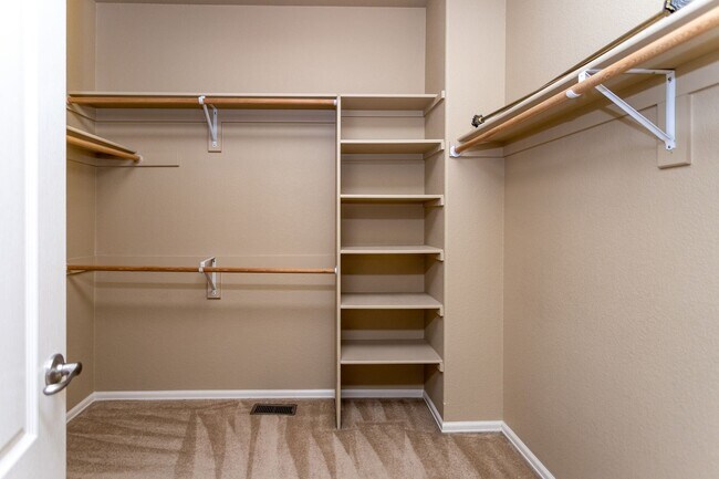 Building Photo - 8270 Regiment Ct