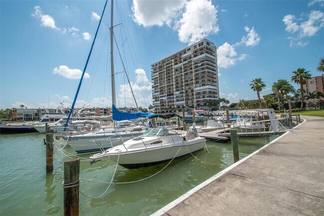 Building Photo - 7560 Bay Island Dr S