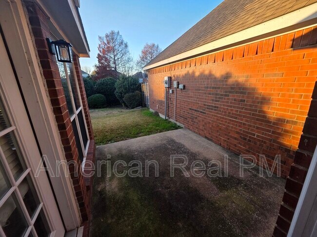 Building Photo - 8209 Bulrush Dr