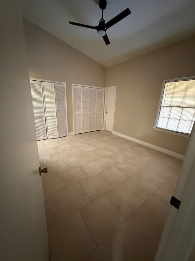 Building Photo - 2 Bed 2 Bath in St Cloud for Rent