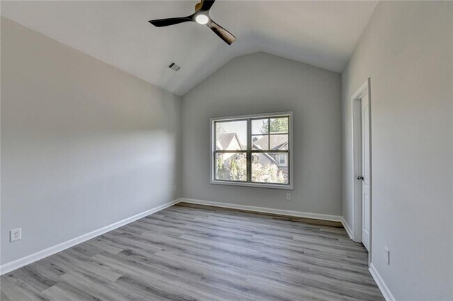 Building Photo - 4032 Ridge Grove Way