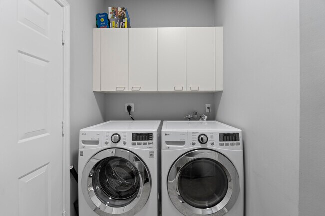 Building Photo - 2253 Balsan Way